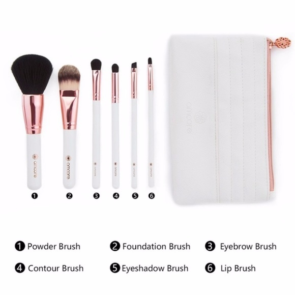6 Piece Makeup Brush Set + Bag Included 👑 - Picture 4 of 7